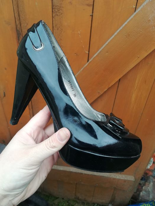 Sprzedam buty na platformie