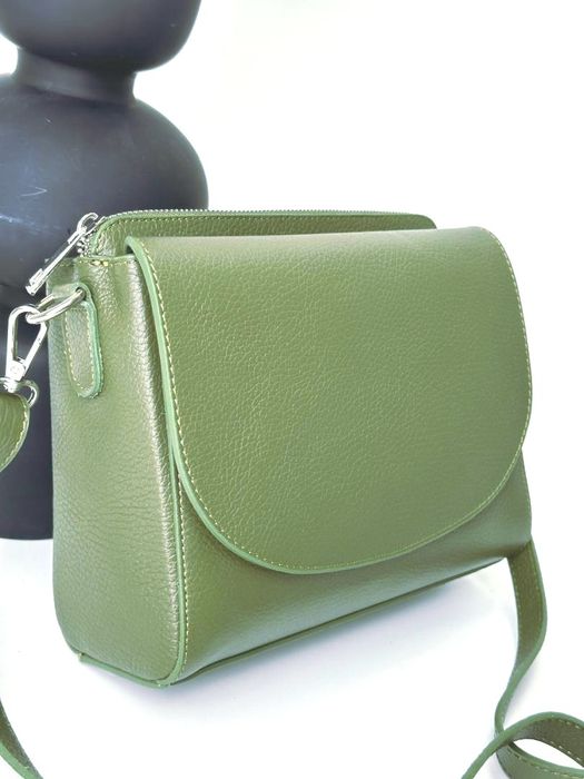 Шкіряна жіноча сумочка зеленого оливкового кольору