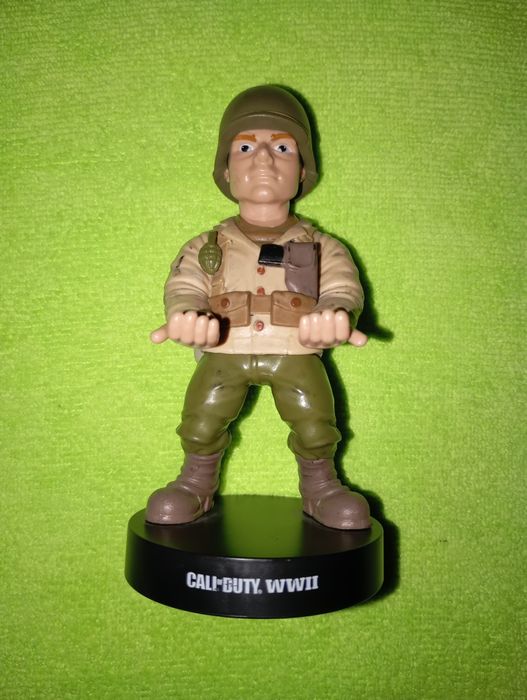 COD WWII Limited Edition OFFICER Mini Cable Guy Reservado