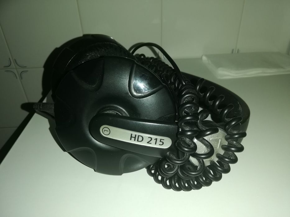 Auscultadores Sennheiser HD 215