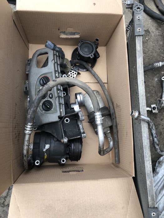 Кондиціонер комплект 1,9 2,0  Рено трафік Опель віваро trafic vivaro