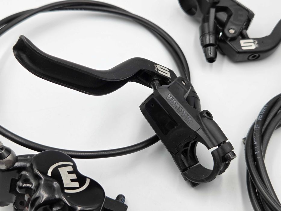 Hamulce Magura MT5 czterotłoczkowe / komplet