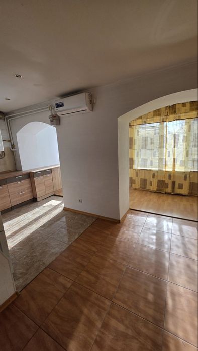Продаю 3к к-студію в районі Старого ЖД вокзалу