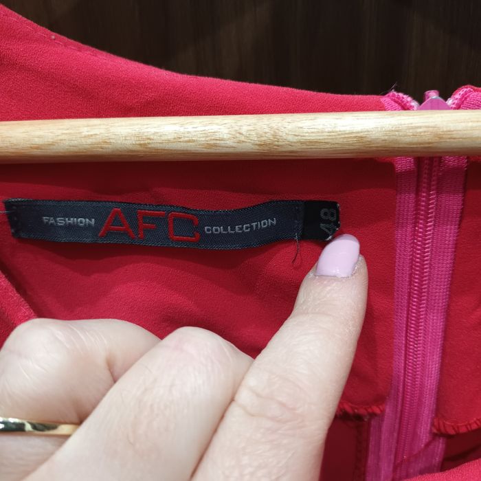 Sukienka wizytowa malinowa 48