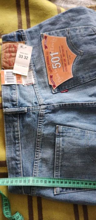 Levis брюки W33  L32 нові