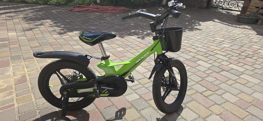 Велосипед Mars чотирьохколісний, колеса 18, від 4 років