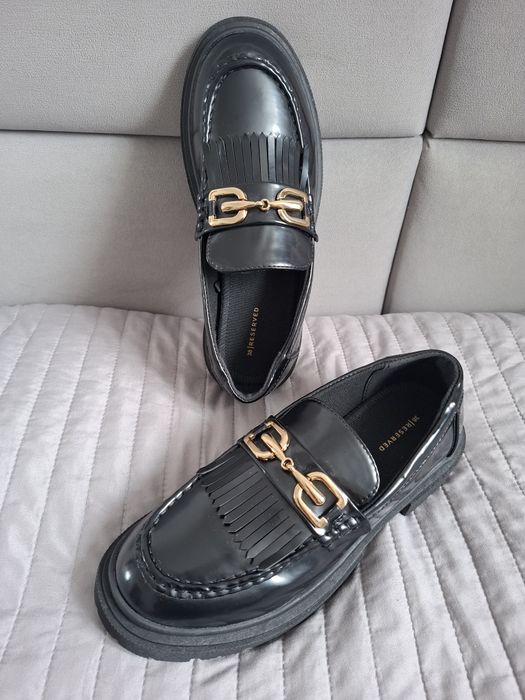 Nowe mokasyny loafersy Reserved r. 38 czarne