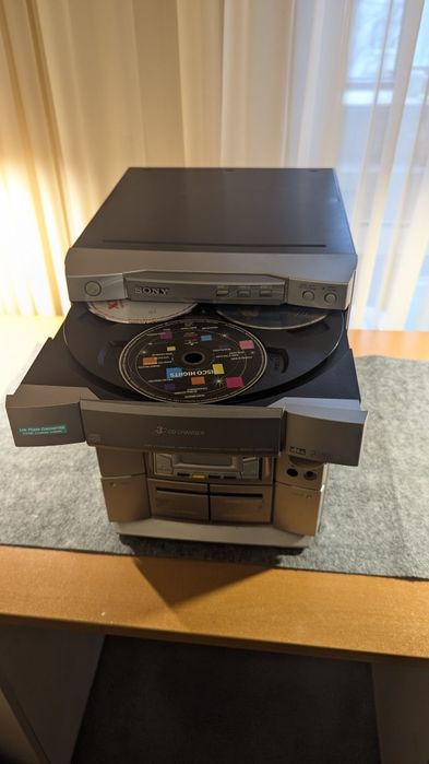 Музичний центр Sony MHC-DP700