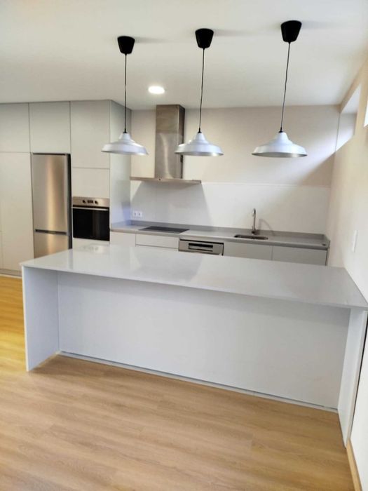 Arrendamento de apartamento T2 na Rua Fernando Camello