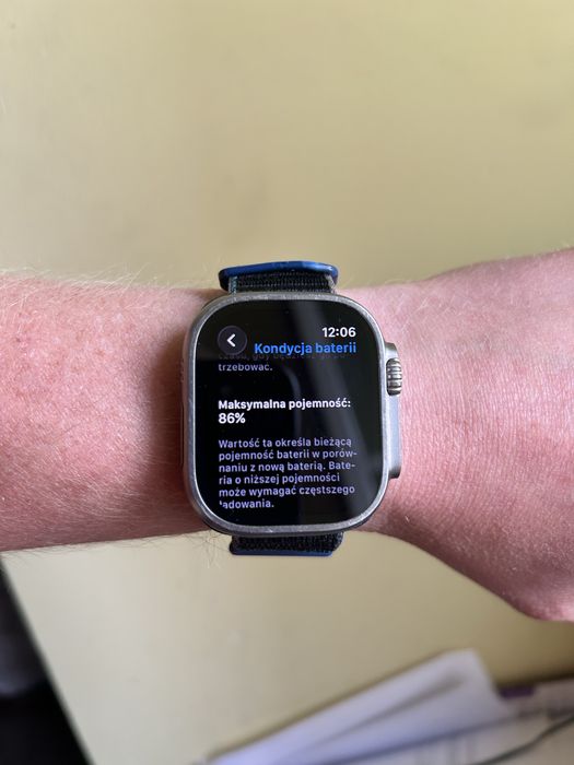 Apple Watch Ultra 86% plus extra paski i ladowarka