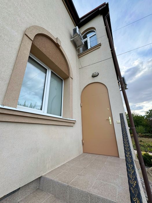 Частина будинку з генератором. Стара Балашівка. Агенція нерухомості