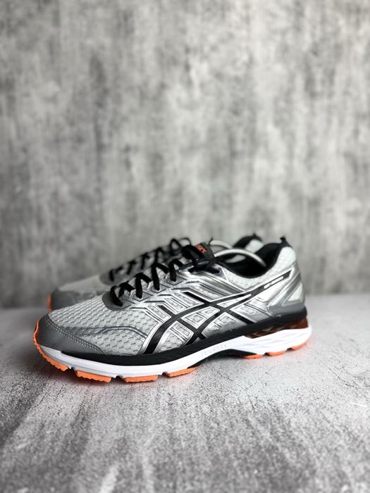 Кросівки чоловічі Asics GT-2000 5 46(29)