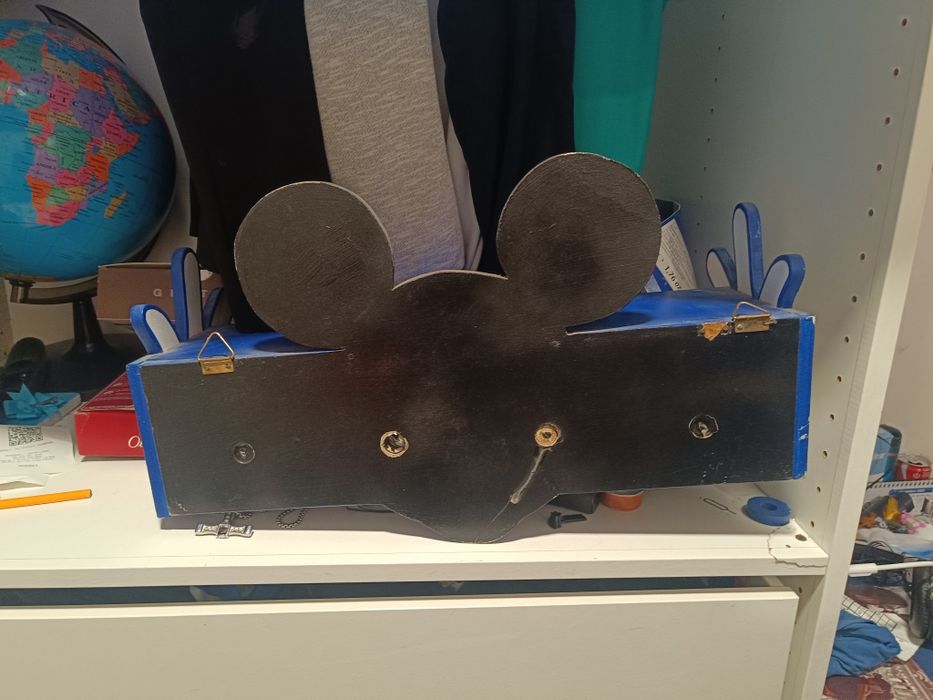 2 cabides da mini e do Mickey