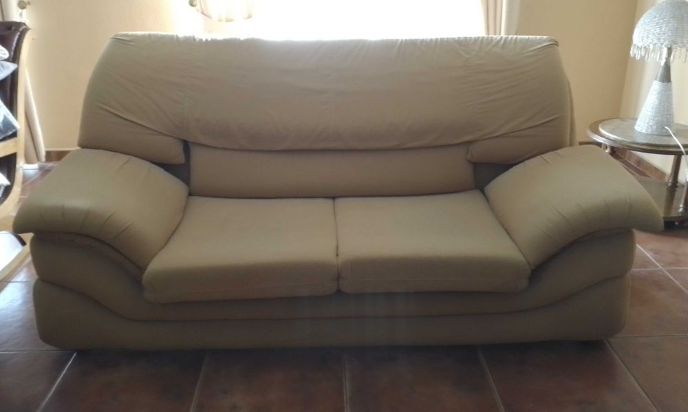 Sofás  camel de 2 e 3  lugares
