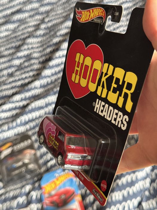 Hot Wheels Premium Custom ’77 Dodge Van HOOKER Headers
