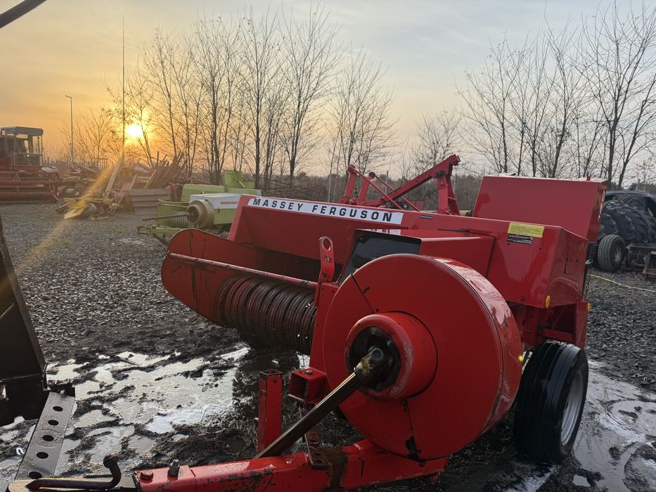 Прес-підбирач марки Massey Ferguson 120 3 шт