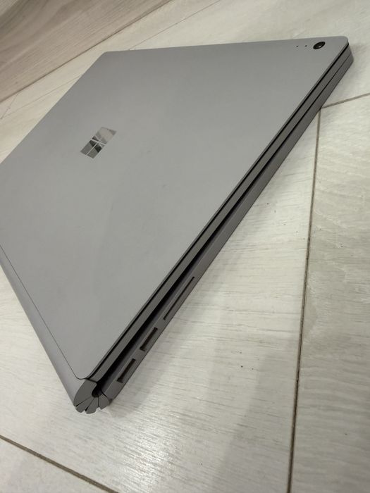 Microsoft surface book 2 intel core i5 8gb 256ssd