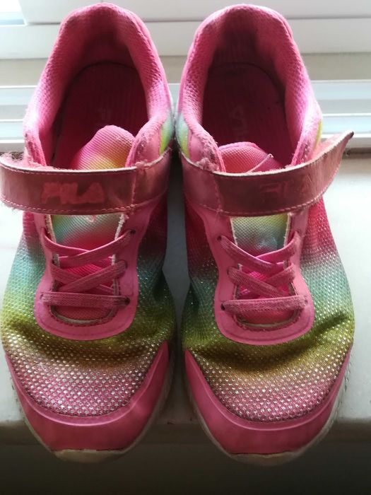 Tenis criança fila  e sketchers 35