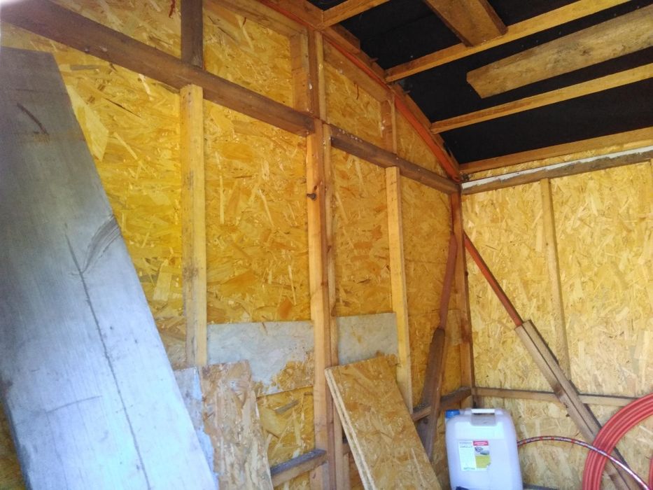 Barak na budowe odrestaurowany