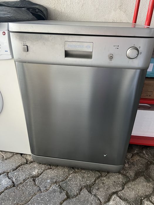 Para desocupar vendo maquina de lavar loiça