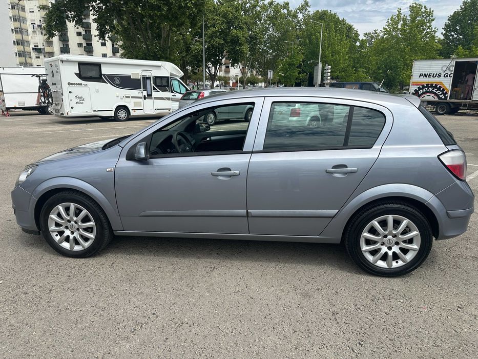 Opel Astra H 1.3 CDTI 90 cv — 2005 — photo 2