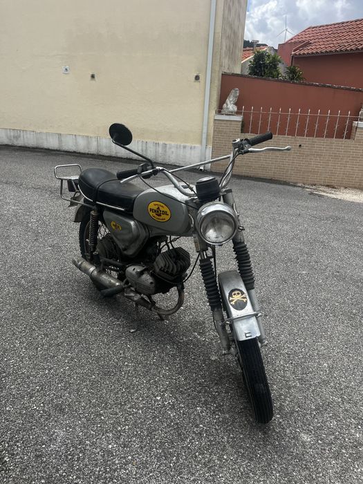 Motorizada Casal 4 com documentos