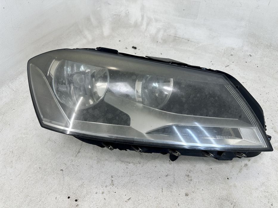 Volkswagen Passat B7 lampa reflektor prawy przedni przód UK VW