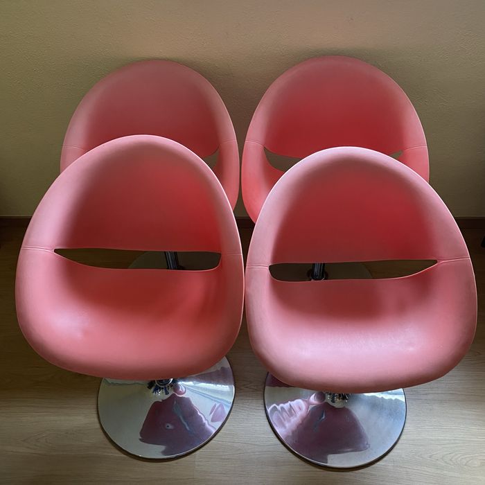 Conjunto Cadeiras Elevatorias Vermelhas Usadas