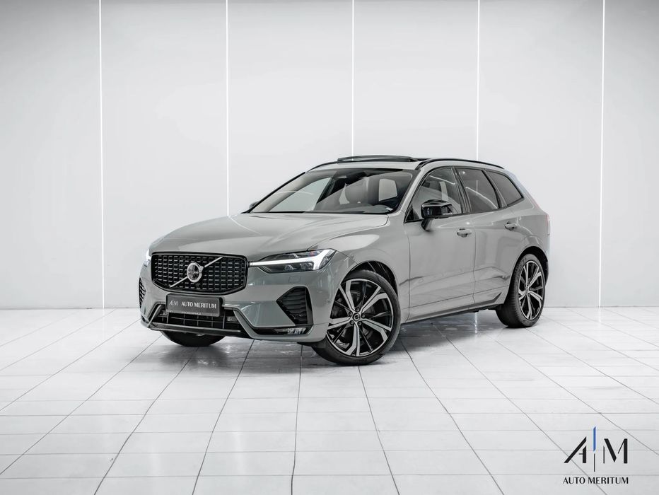 Volvo XC 60 B4 D AWD Ultimate Dark HarmanHead Up Panorama 360 Four-C Hak FV23