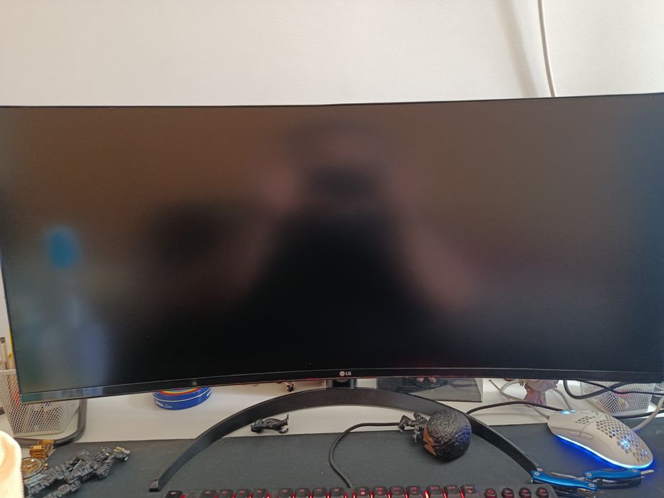 LG UltraWide Curvo de 34 polegadas 160HZ (Modelo: 34WP75C).508957908387112962