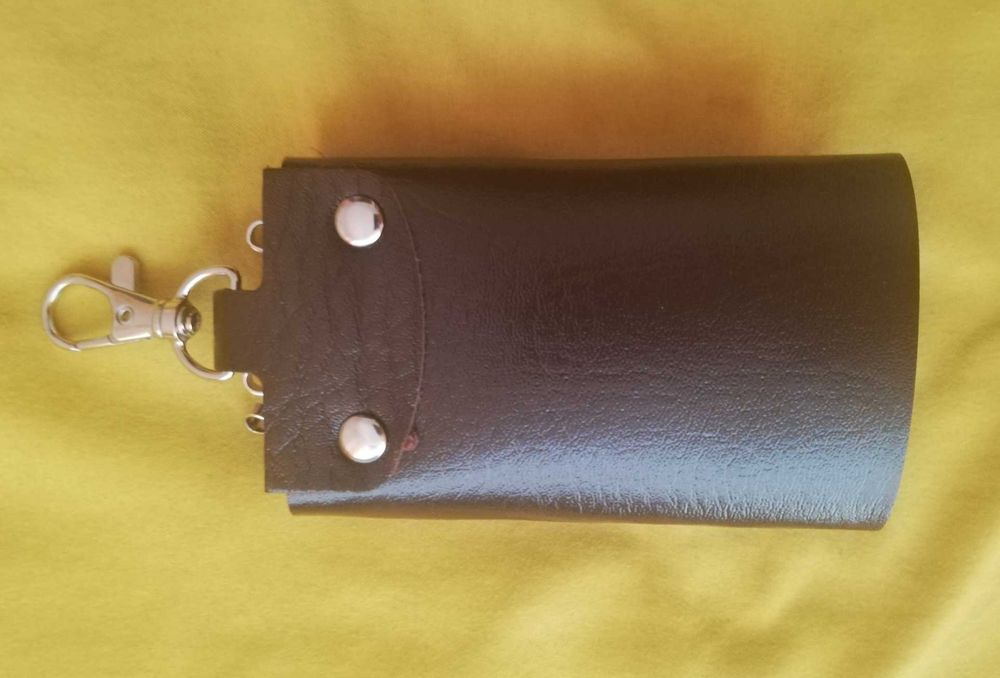 Nowe skórzane etui na klucze klasyczne brązowe na 6 kluczy