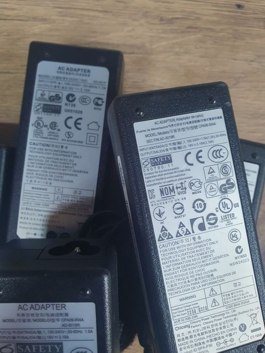 Блок питания живлення зарядное зарядка Samsung 19v/3.16a 60w оригінал