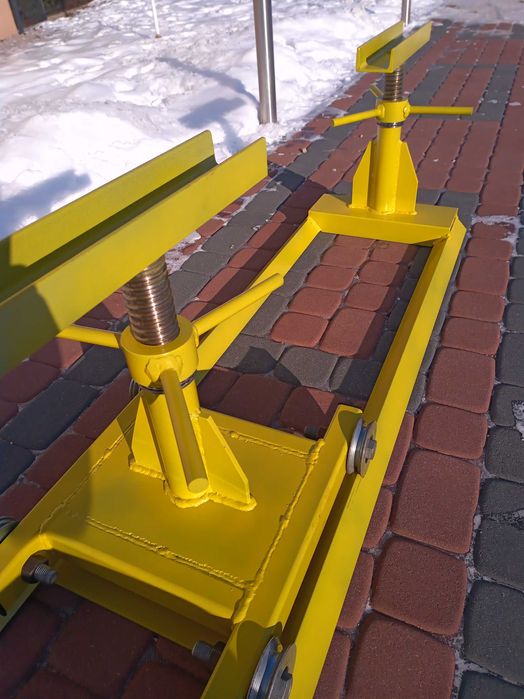 Wózek do rozpoławiania ciągników