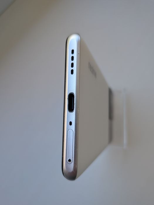 Продам Realme GT 3 (240W) 12/256