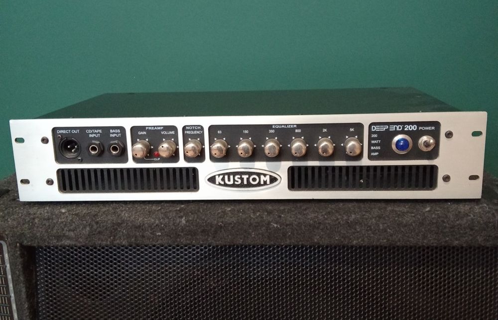 Head basowy, Kustom Deep End 200