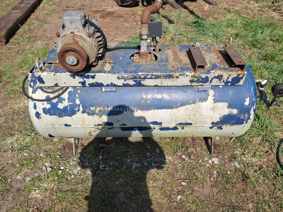 Zbiornik ciśnieniowy sprężonego powietrza 500L

Zastosowanie: Magazynowanie sprężonego powietrza, stabilizacja c