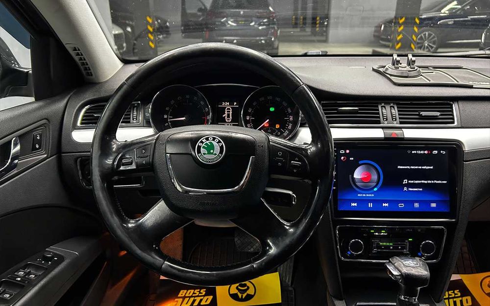 Skoda Superb 2011
