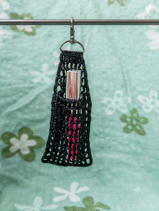 Szydełkowe etui-brelok
