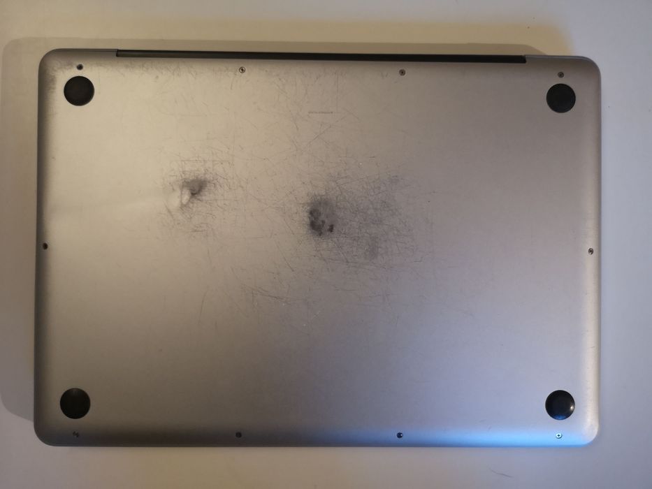 Macbook pro 2010 na części, 2 ładowarki