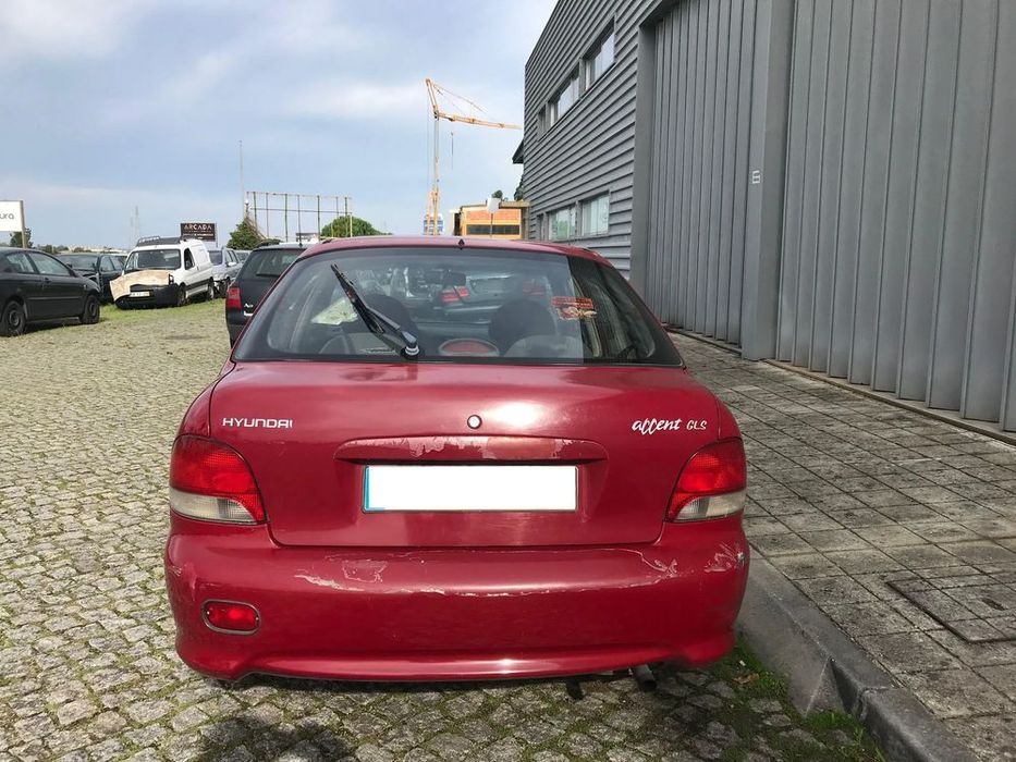 Hyundai Accent 1.3i 12V 4P 1997 - Para Peças