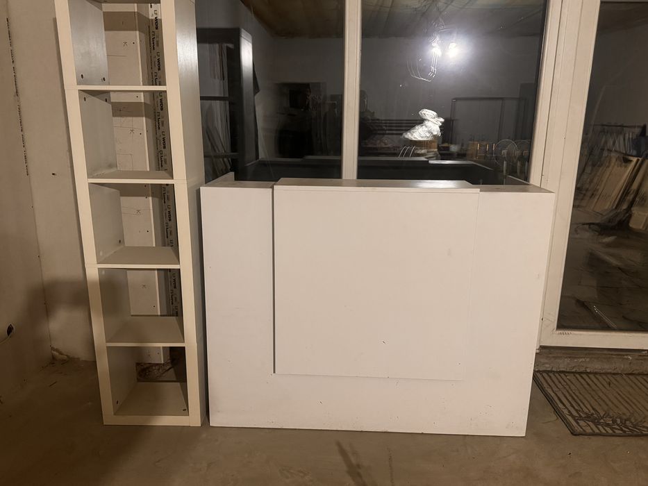 Стойка для продовця. ресепшн