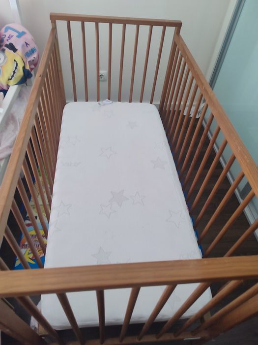 Cama de grades/berço c/ colchao e protector lateral