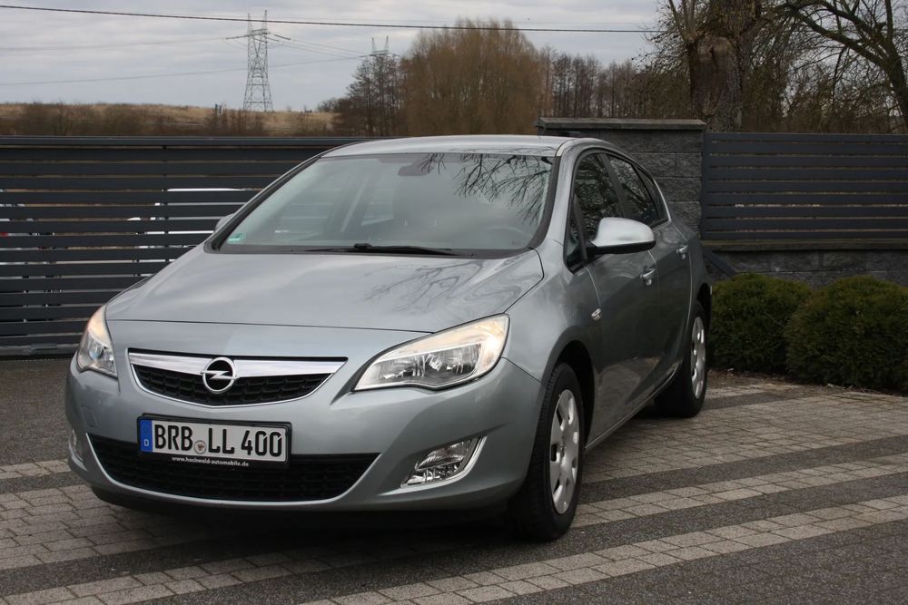 Opel Astra Opel Astra 2010r. 1.4 T 140 KM. Przebieg tylko 145 tyś.km.