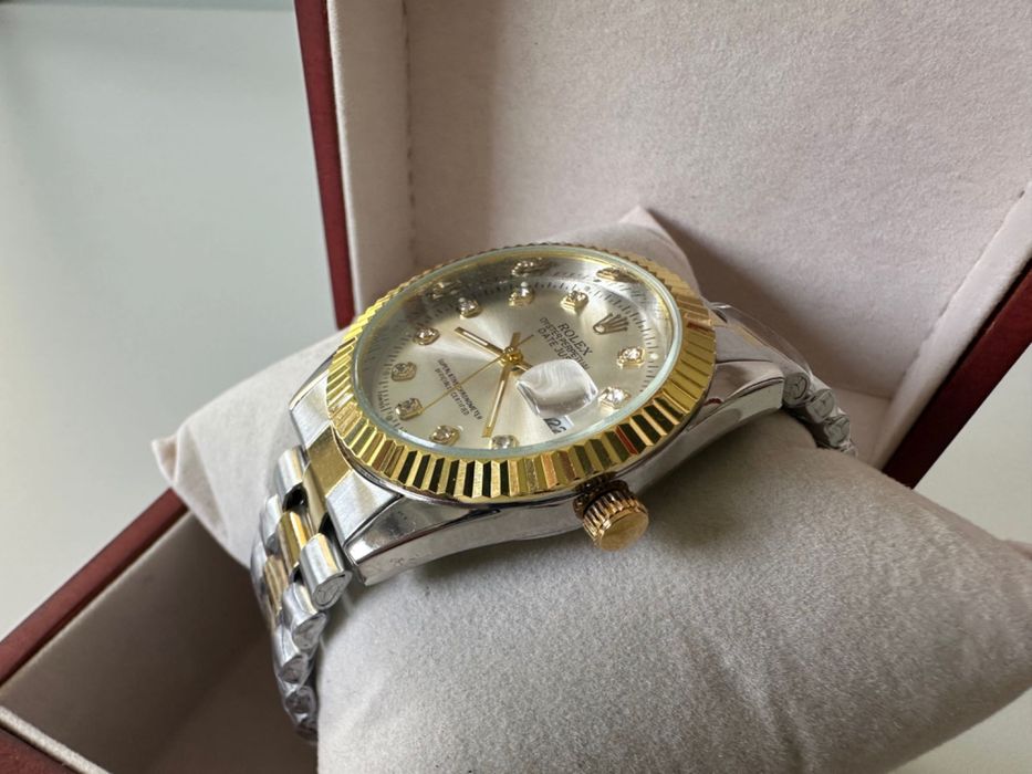 Relógio Rolex Datejust Oyster Perpetual 39mm Dourado Prateado Novo