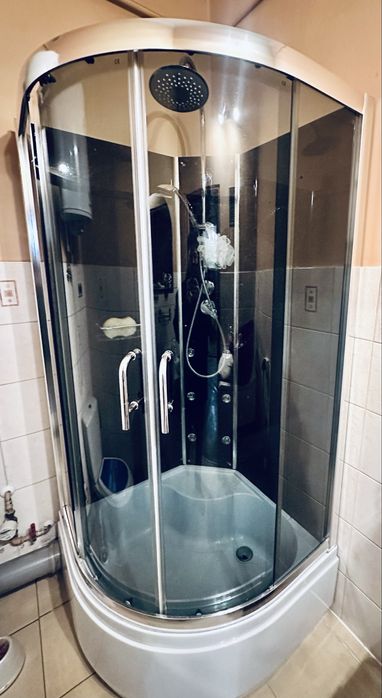 Kabina prysznicowa z hydromasarzem