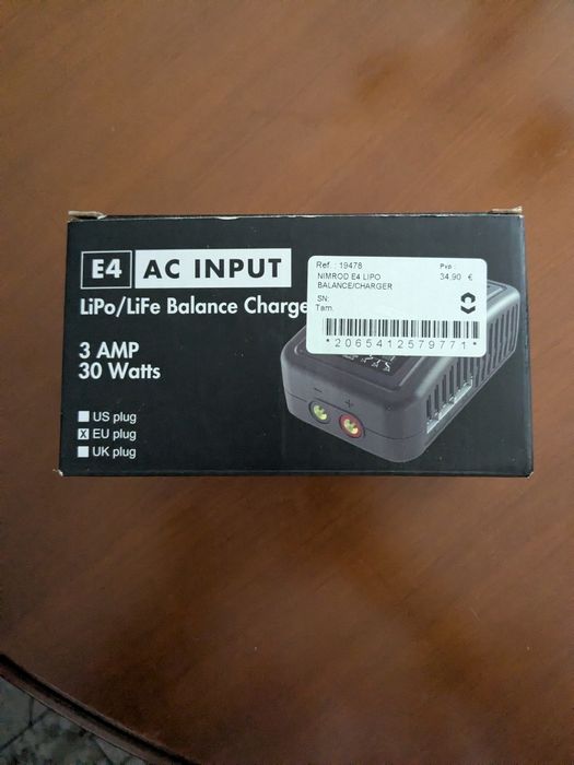 Carregador de baterias Airsoft