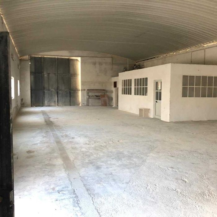 Arrendamento de armazém em Benavente