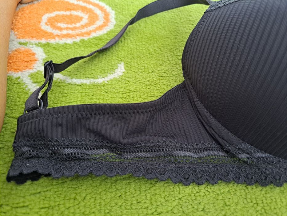 Bustonosz damski czarny 85C nowy