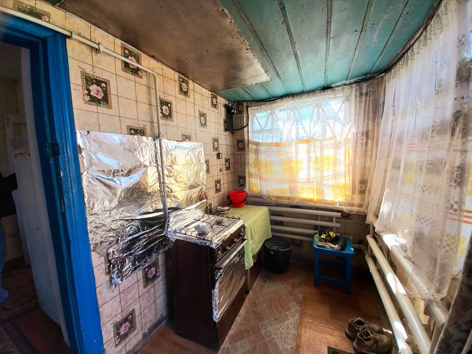 Продам дом на 4 ЗАРІЧНОМ.