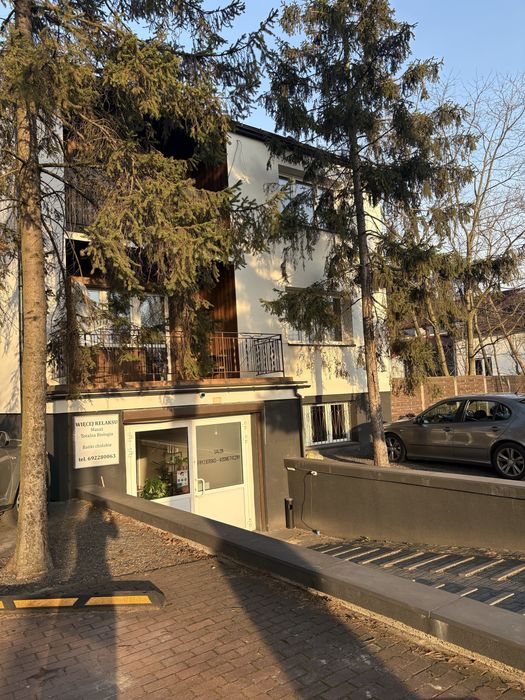 lokal pomieszczenie w centrum na przeciwko stacji PKP Józefów prywatny parking
